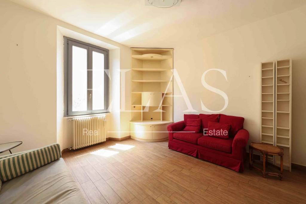 appartamento in vendita a Milano in zona Sant'Ambrogio