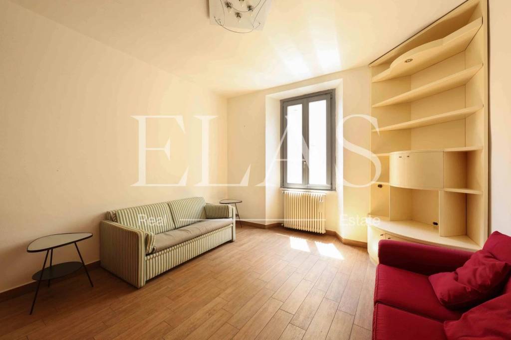 appartamento in vendita a Milano in zona Sant'Ambrogio