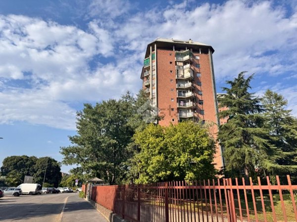 appartamento in vendita a Milano in zona Gallaratese