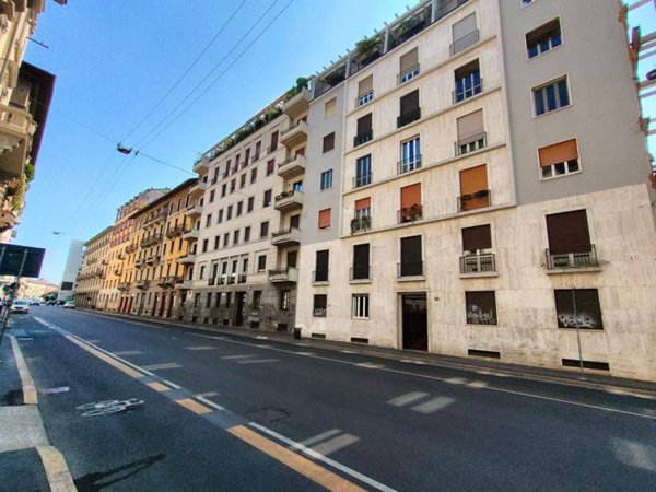 appartamento in vendita a Milano in zona Sant'Ambrogio