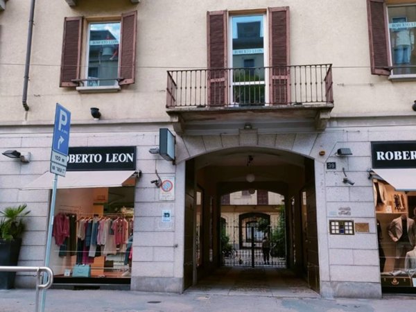 appartamento in vendita a Milano in zona XXII Marzo