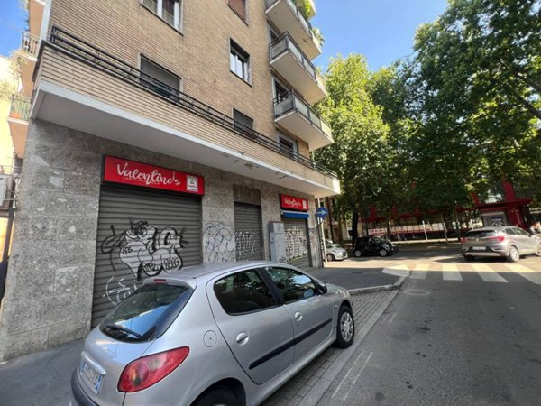 negozio in vendita a Milano in zona Isola