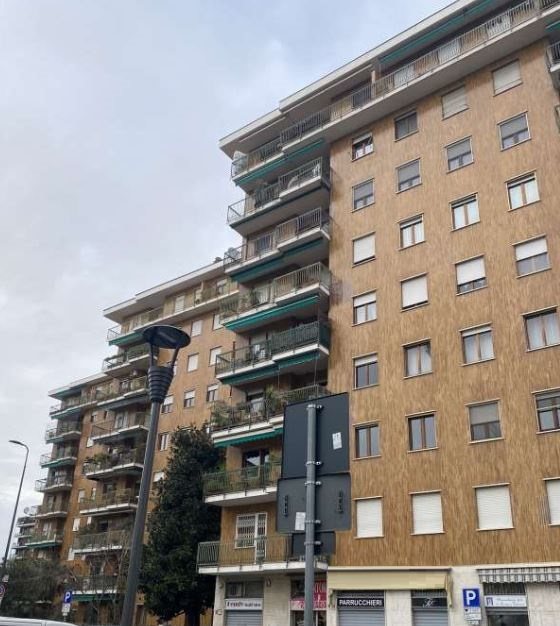appartamento in vendita a Milano in zona Lorenteggio