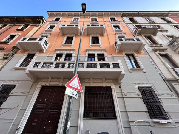locale commerciale in vendita a Milano