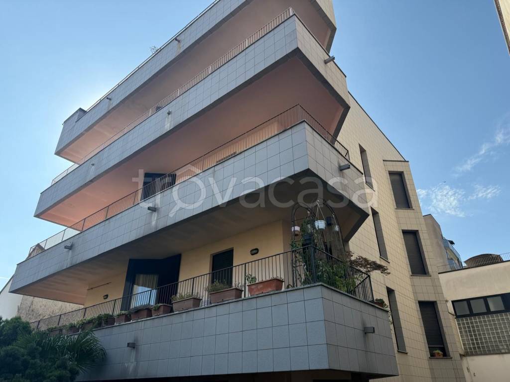 appartamento in vendita a Milano in zona Vigentino