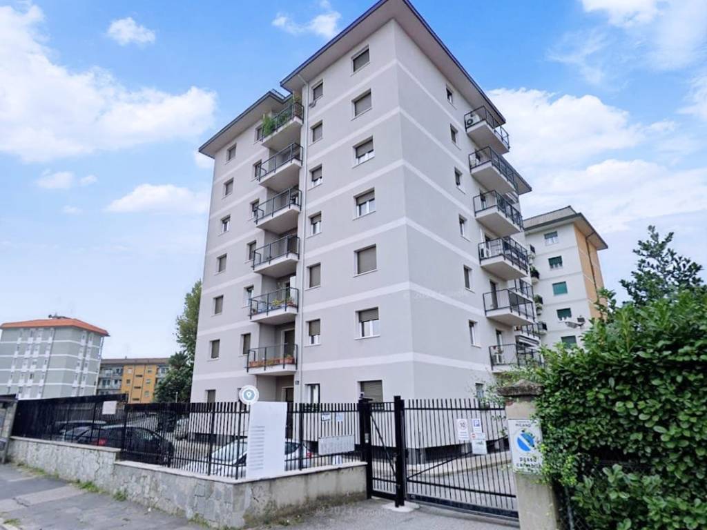 appartamento in vendita a Milano in zona Greco