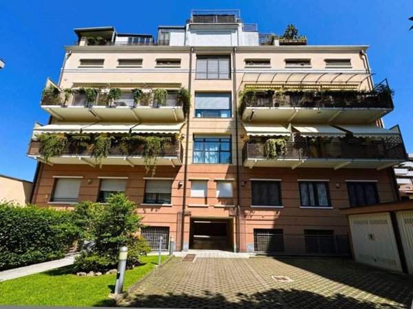 appartamento in vendita a Milano in zona Chiesa Rossa