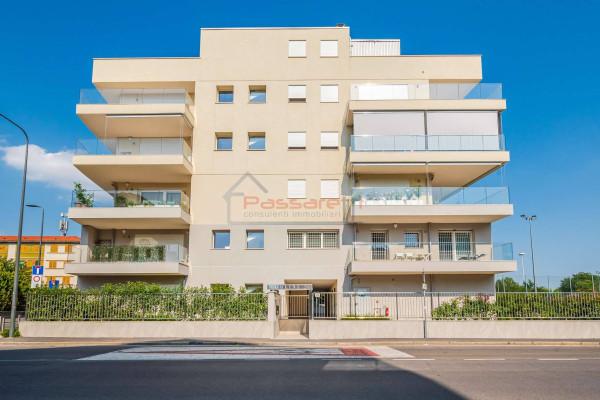 appartamento in vendita a Milano in zona Trenno