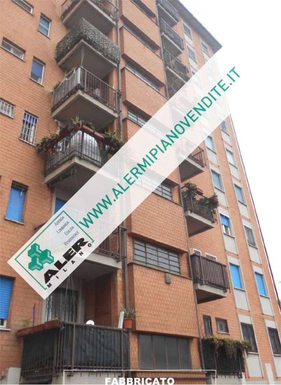 appartamento in vendita a Milano in zona Barona