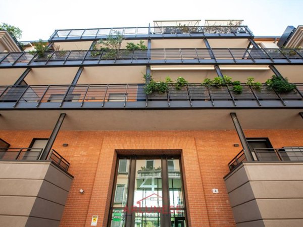 appartamento in vendita a Milano in zona Barona