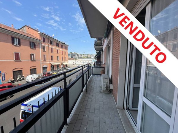 appartamento in vendita a Milano in zona Porta Genova