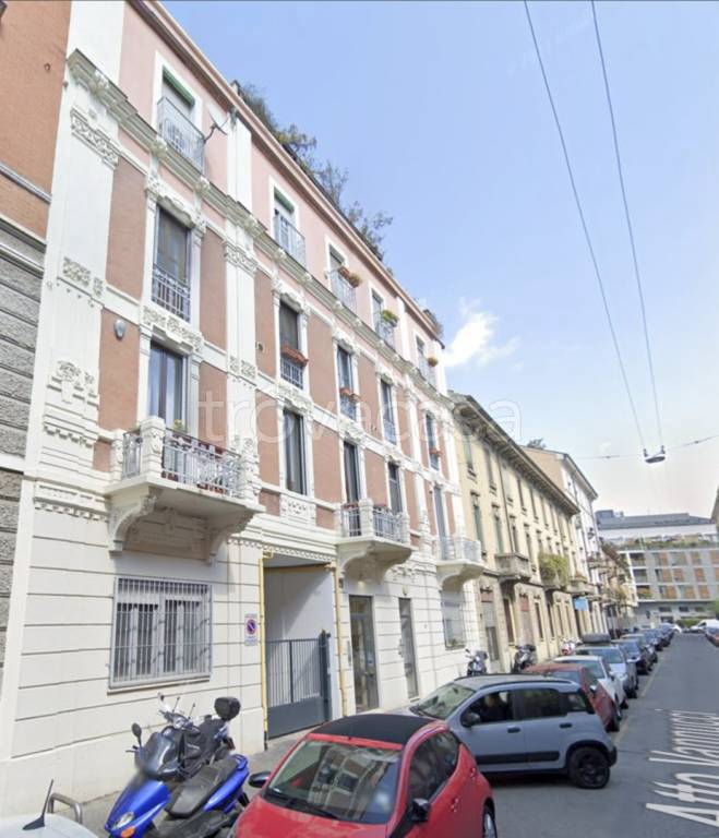 appartamento in vendita a Milano in zona Porta Romana