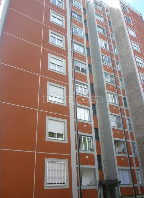appartamento in vendita a Milano in zona Quartiere degli Olmi