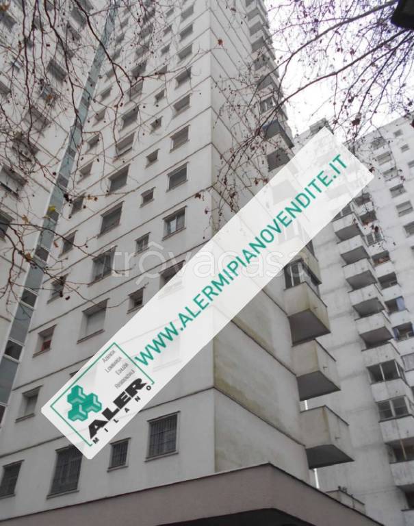 appartamento in vendita a Milano in zona Gratosoglio