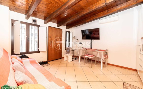 appartamento in vendita a Milano in zona Rottole