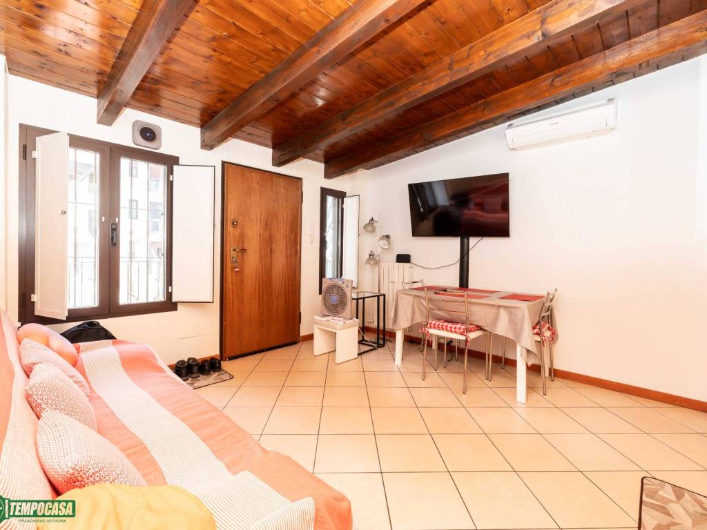 appartamento in vendita a Milano in zona Rottole