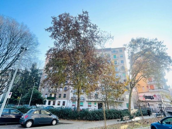 locale commerciale in vendita a Milano