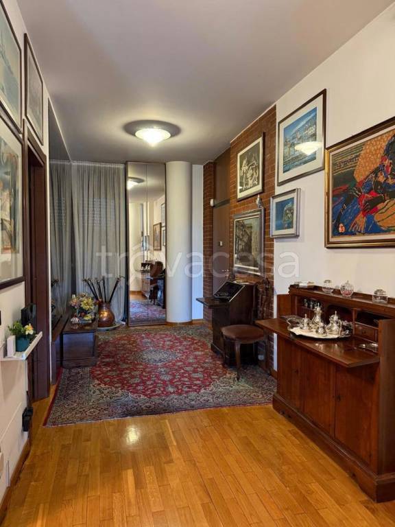 appartamento in vendita a Milano in zona Porta Romana