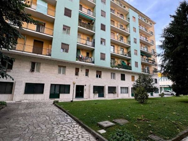 appartamento in vendita a Milano in zona Vigentino