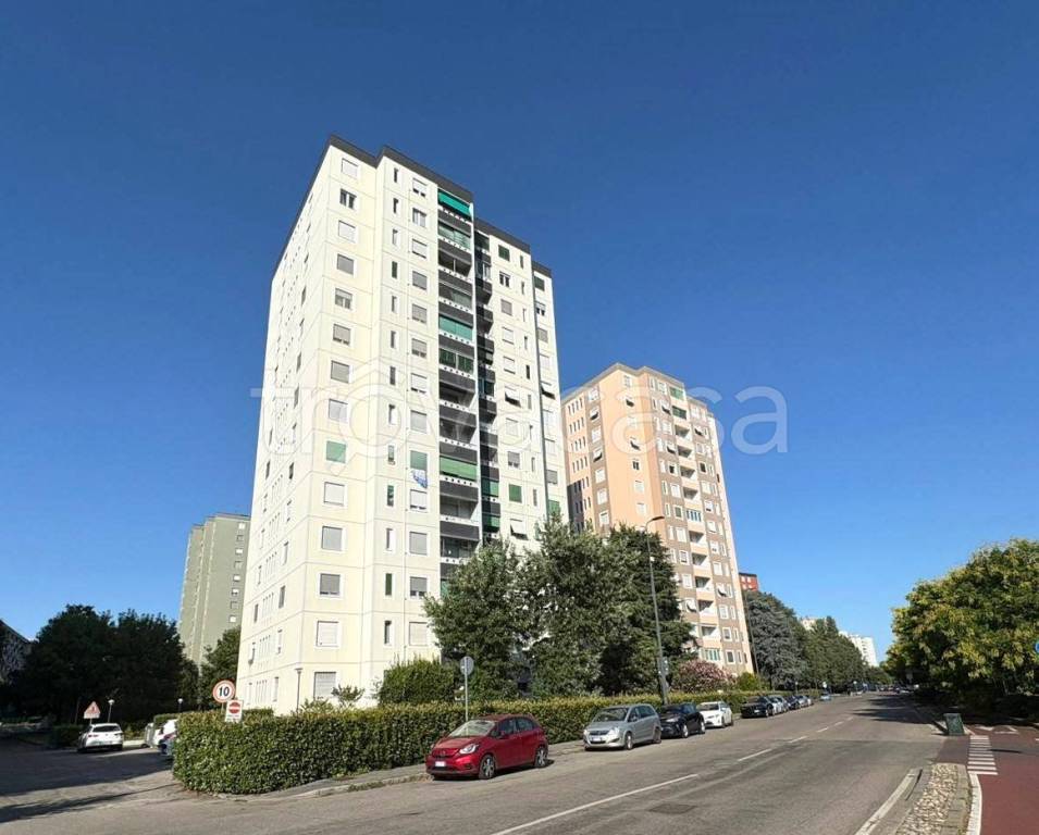 appartamento in vendita a Milano in zona Gallaratese
