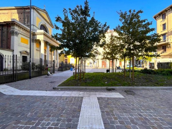 appartamento in vendita a Milano in zona Porta Vittoria