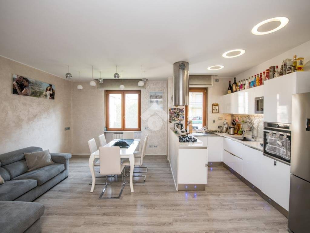 appartamento in vendita a Milano in zona Corvetto