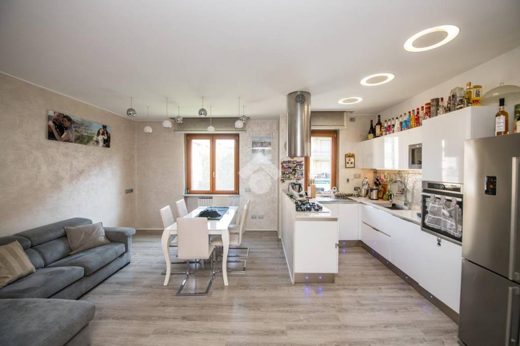 appartamento in vendita a Milano in zona Corvetto