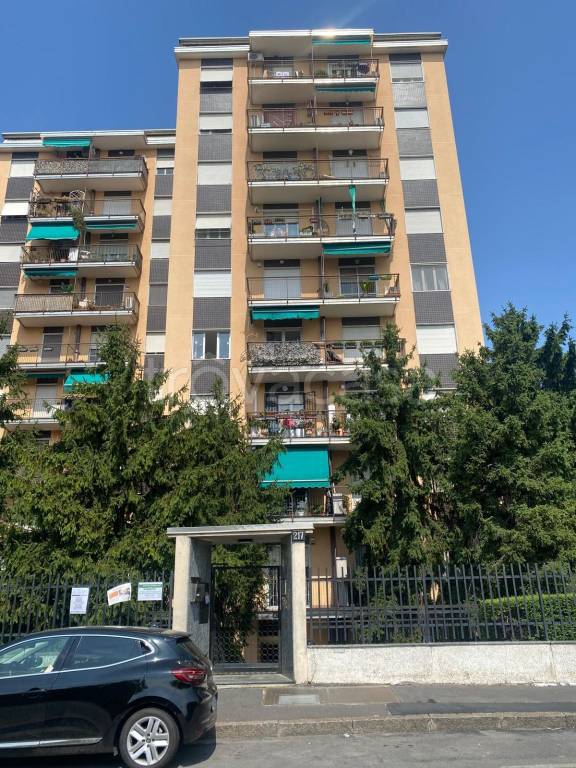 appartamento in vendita a Milano in zona Crescenzago