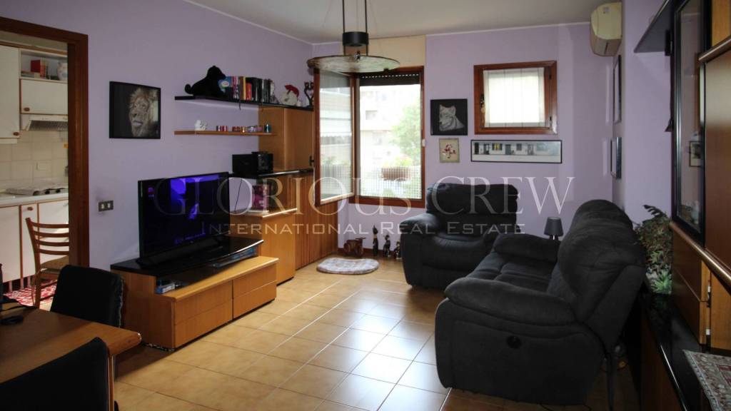 appartamento in vendita a Milano in zona Lorenteggio