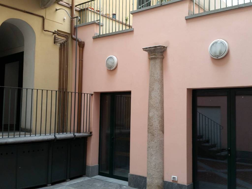 appartamento in vendita a Milano in zona Porta Ticinese