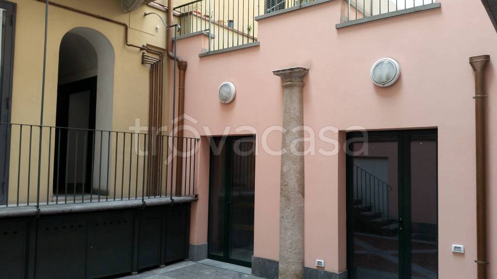 appartamento in vendita a Milano in zona Porta Ticinese