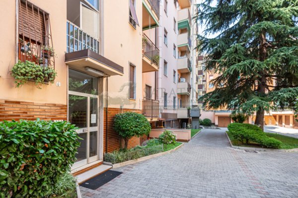 appartamento in vendita a Milano in zona Dergano