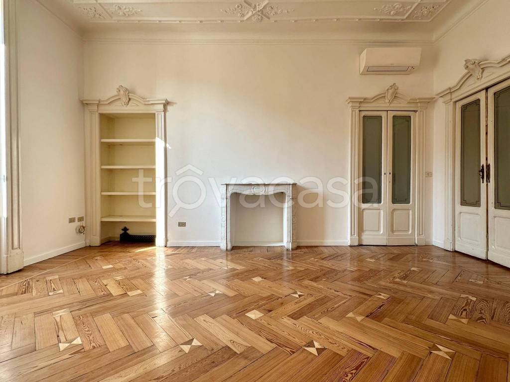 appartamento in vendita a Milano in zona Porta Garibaldi