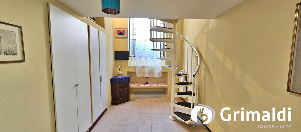 appartamento in vendita a Milano in zona Bocconi