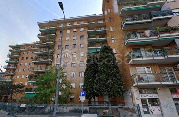 appartamento in vendita a Milano in zona Lorenteggio