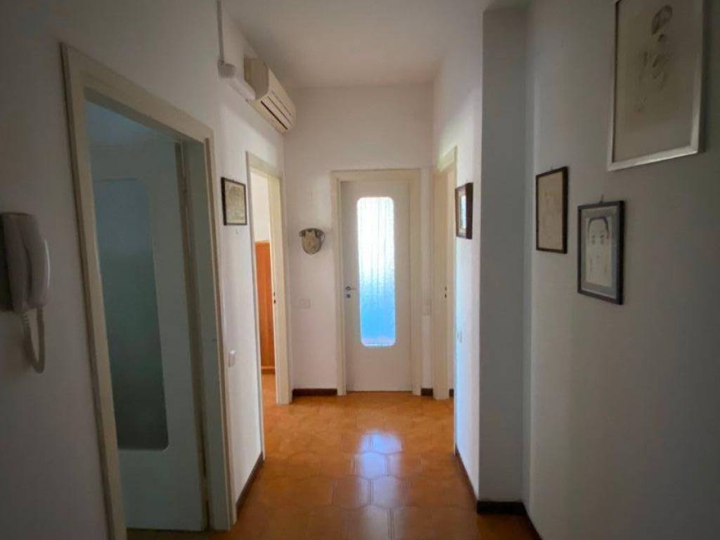 appartamento in vendita a Milano in zona Baggio