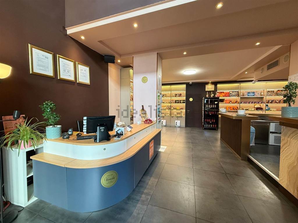locale commerciale in vendita a Milano