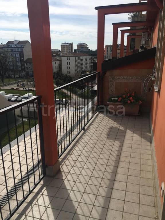 appartamento in vendita a Milano in zona Piazzale Lodi