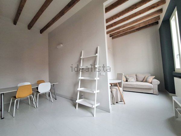 appartamento in vendita a Milano in zona Isola