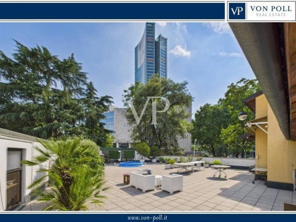intera palazzina in vendita a Milano in zona Isola