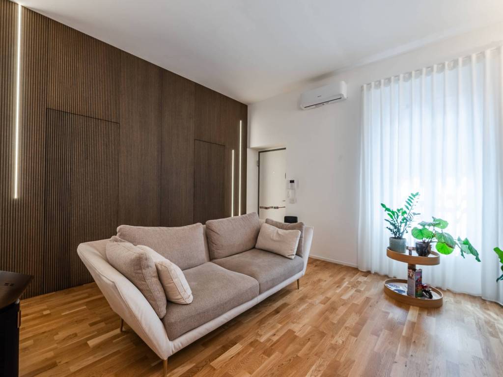 appartamento in vendita a Milano in zona Vigentino