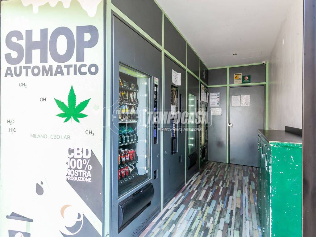 negozio in vendita a Milano in zona San Siro
