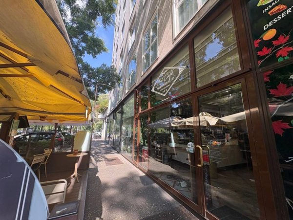 negozio in vendita a Milano in zona Solari
