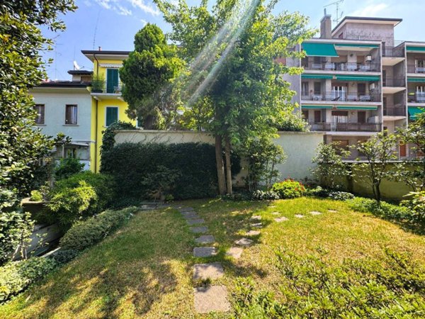 casa indipendente in vendita a Milano in zona Porta Vittoria