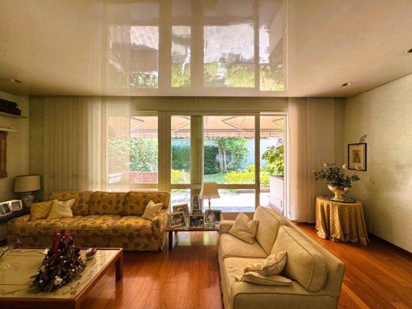 casa indipendente in vendita a Milano in zona Porta Vittoria