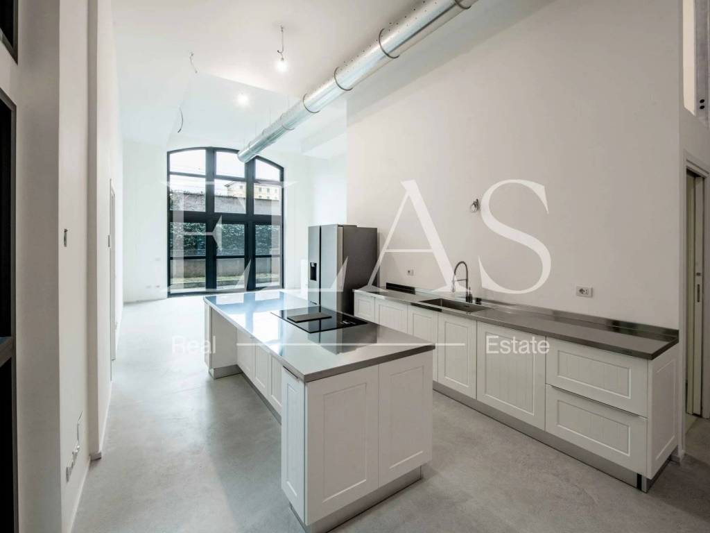 ufficio in vendita a Milano in zona Vigentino