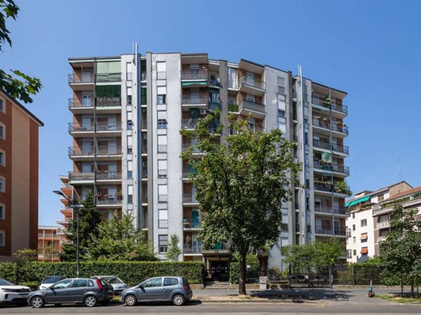 appartamento in vendita a Milano in zona Trenno