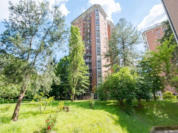 appartamento in vendita a Milano in zona Trenno