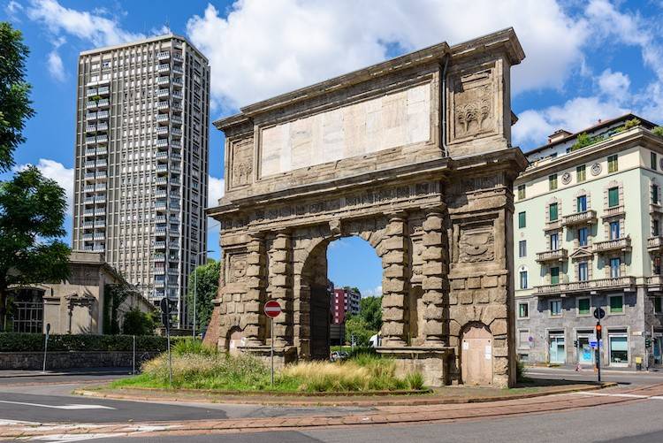 negozio in vendita a Milano in zona Porta Romana