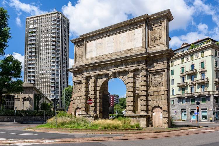 negozio in vendita a Milano in zona Porta Romana